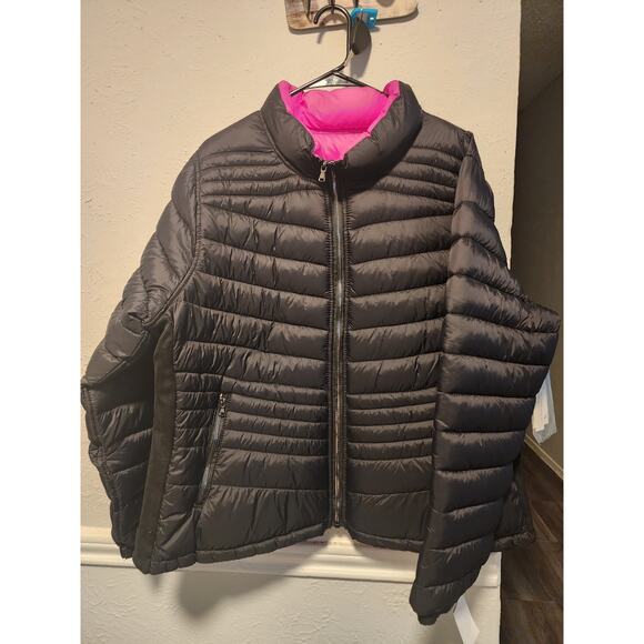 Black and Pink Reversable Puffer Jacket - Picture 1 of 3